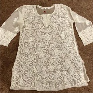 Beautiful off white lucknowi kurti!!